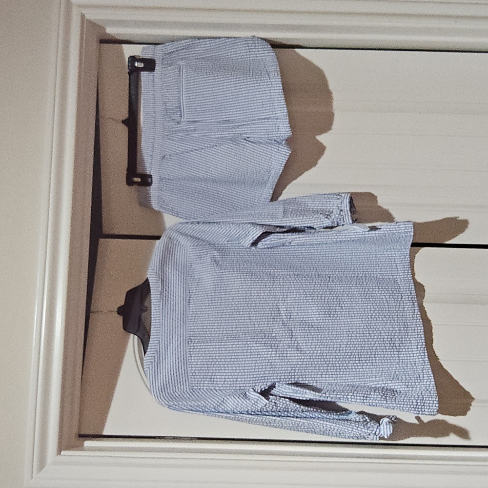Vineyard Vines Blue Pin Stripe Top And Shorts Size XS - Picture 2 of 4